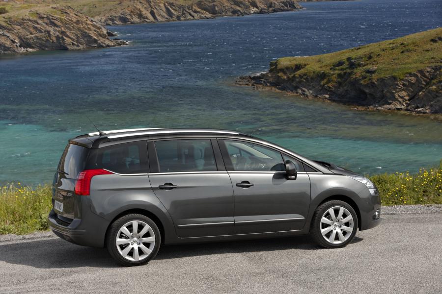  Peugeot 5008 2009 года  (фото 51 из 122)